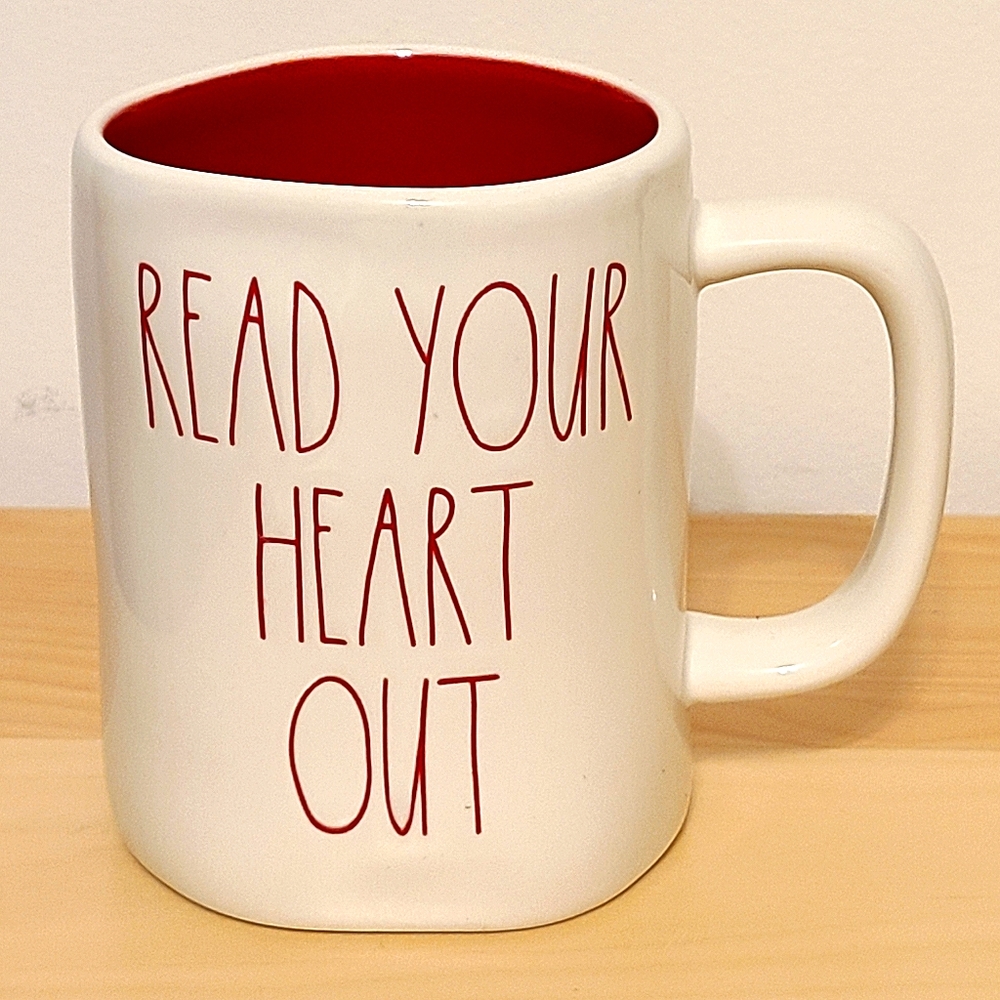 🇺🇸 Rae Dunn Read your heart out mug